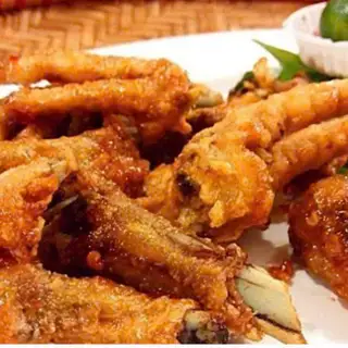 Hình ảnh Chân gà chiên sốt mắm tỏi