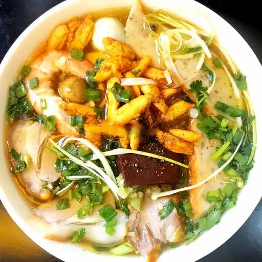 Bánh canh cua thập cẩm đặc biệt - 72.000 ₫ tại Bánh Canh Cua Mẹ YuNa - Lê Văn Quới