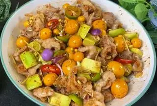 CHÂN GÀ RÚT XƯƠNG MIX TRỨNG NON SỐT THÁI NHỎ  - 80.000 ₫ tại Hà Ký Quán - Chân Gà Ăn Vặt - Đề Thám