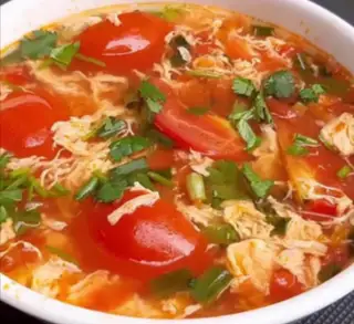 Canh trứng cà chua thịt bằm - 19.000 ₫ tại Cơm Gà Trung Sơn - Đường 9A