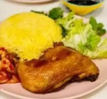 Cơm chiên đùi gà góc tư mắm tỏi - 58.000 ₫ tại Cơm Gà Xối Mỡ Ba Ngon - Trần Bá Giao