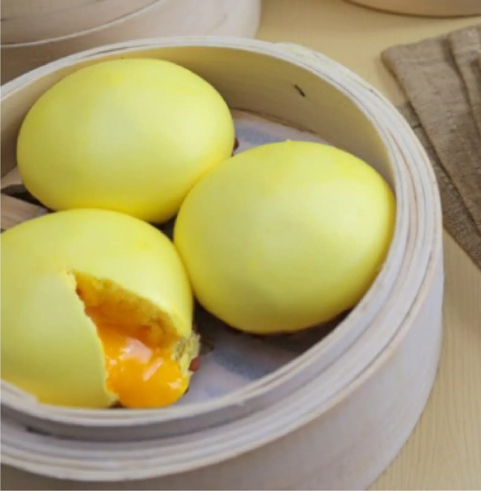 Bánh hoàng kim - 20.000 ₫ tại Bánh Bao Thọ Phát - 182 Nguyễn Tri Phương