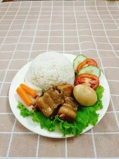 Hình ảnh Cơm thịt kho - trứng ốp