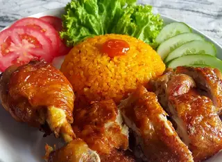 Cơm gà ức sốt me - 60.000 ₫ tại Cơm Gà Xối Mỡ Siêu Ngon - Cư Xá Thanh Đa