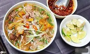 Bún tái - chả - 50.000 ₫ tại Bún Bò Huế Lan Anh - Quang Trung