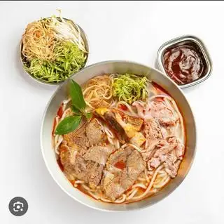 Bún bò tái nạm - 50.000 ₫ tại Bún Bò & Phở Bò Thành Huệ - Lạc Long Quân