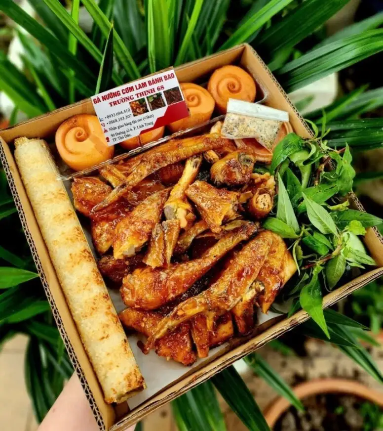 Hình ảnh Com bo 1: 1 gà - 4 bánh bao - 1 cơm lam