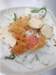 Bánh ướt nóng - 28.000 ₫ tại Bánh Cuốn Thiên Hương - Hoàng Hoa Thám