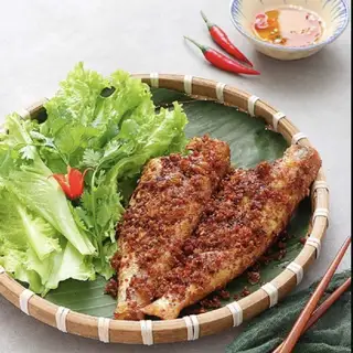Hình ảnh Cơm cá hường chiên sả ớt