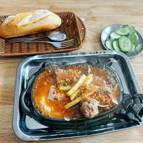 Hình ảnh Bánh Mỳ Bò Cháy Tỏi - Phúc Lợi