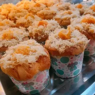 Bánh bông lan trứng muối nhỏ - 25.000 ₫ tại Anh Cường Bakery - Nguyễn Văn Lạc