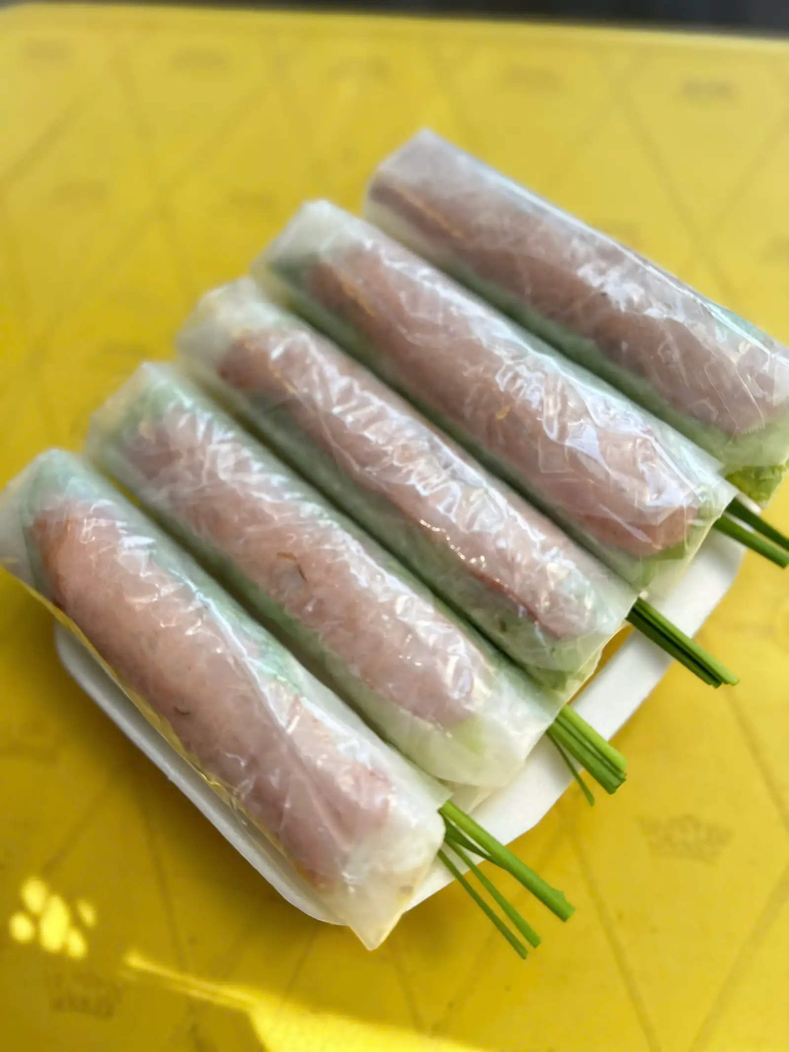 Gỏi cuốn nem nướng - 11.000 ₫ tại Gỏi Cuốn Bà 5 - Chợ Tân Mỹ