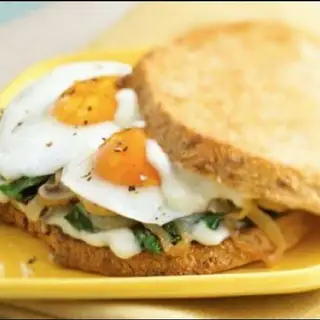Trứng thêm - 6.000 ₫ tại Bánh Mì Phương Mỹ - Lê Thị Bạch Cát