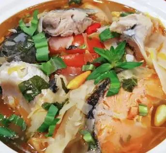 Canh chua đầu cá - 45.000 ₫ tại Cơm Trưa Văn Phòng Hồng Phát - Cơm & Bánh Mì - Trương Văn Bang