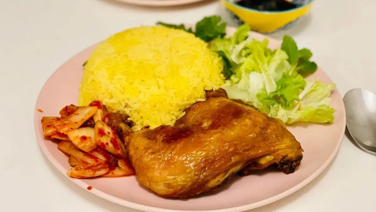 Hình ảnh Cơm gà xối mỡ
