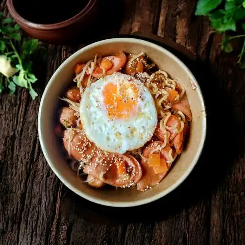 Hình ảnh Cơm Gà Sốt Cay, Cơm Trộn & Mỳ Cay Moon - Lạc Long Quân