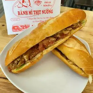 Hình ảnh Bánh Mì Thịt Nướng sốt Đặt Biệt