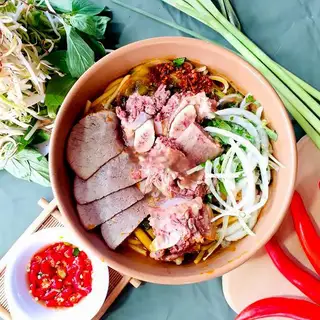 Hình ảnh Bún bò xí quách nạm