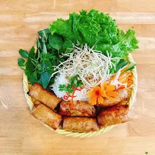 Chả giò tôm cua bể 6 cuốn kèm rau bún - 165.000 ₫ tại MeLyFood - Nhà Hàng Cơm Niêu & Cua Singapore - Hàm Nghi