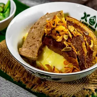 Xôi xéo - thịt kho tàu - pate - 63.000 ₫ tại Xôi Làng Nghề - Xôi Xéo & Chè Hà Nội - Nguyễn Công Trứ