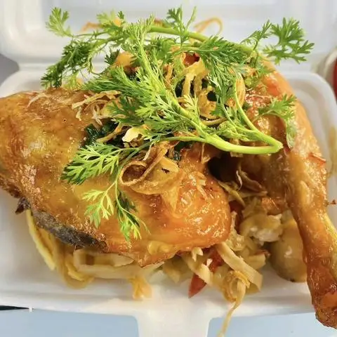 Xôi Phương Anh - Xôi Gà, Xá Xíu & Thập Cẩm - Nguyễn Hậu - Bánh Mì/Xôi gần bạn