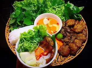 Bún chả đặc biệt - 80.000 ₫ tại Mót - Bún Chả Hà Nội & Bún Đậu Mắm Tôm - KĐT Vạn Phát Hưng 