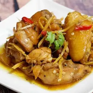 Cơm Gà kho gừng - 100.000 ₫ tại Cơm Tấm Thuận Kiều - Tôn Thất Tùng