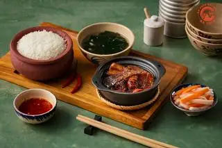 Hình ảnh Cơm tấm cá trắm kho