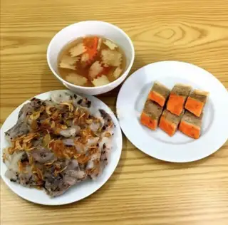 Hình ảnh Bánh cuốn nhân tôm thịt - chả quế