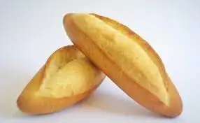 Bánh mì không - 8.000 ₫ tại Bánh Mì Chả Cá Má Hải - Trần Quý