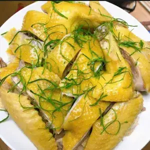 Nửa con gà hấp lá chanh - 140.000 ₫ tại Gà Hấp Muối & Gà Ủ Muối - A Long Food - Nguyễn Thị Tú
