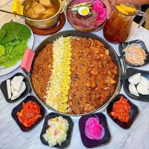Mr. Dakgalbi - Gà Xào Bắp Cải - Phan Xích Long - Ẩm thực quốc tế gần bạn