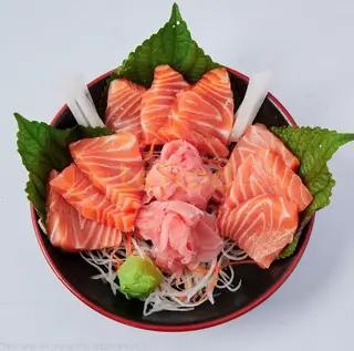 Sashimi cá hồi - D2 - 107.000 ₫ tại Sushi Viên Ông Chủ Nhỏ - Tô Hiến Thành