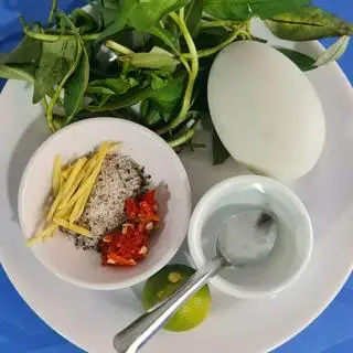 Trứng vịt lộn - 16.000 ₫ tại Bánh Ướt Nóng, Bánh Cuốn Bắc & Hột Vịt Lộn - Hoàng Hoa Thám