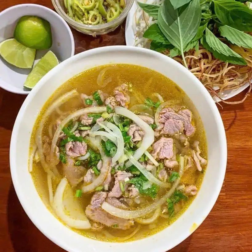 Bún Bò TÁI - 60.000 ₫ tại Bún Bò Hai Phượng - Bún Ngon Tân Quy - Đường 21