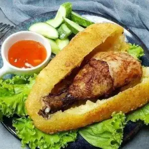Hình ảnh Đùi bó xôi chiên giòn kèm Coca