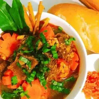 Hủ tiếu mì bò kho - Bánh mì - 60.000 ₫ tại Hủ Tíu Mì Hoằng Ký - Đường Số 10