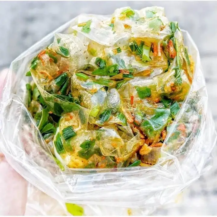 Bánh tráng trộn mỡ hành trộn đầy đủ - 43.000 ₫ tại Bánh Tráng Trộn H Cẩm - Lê Đại Hành