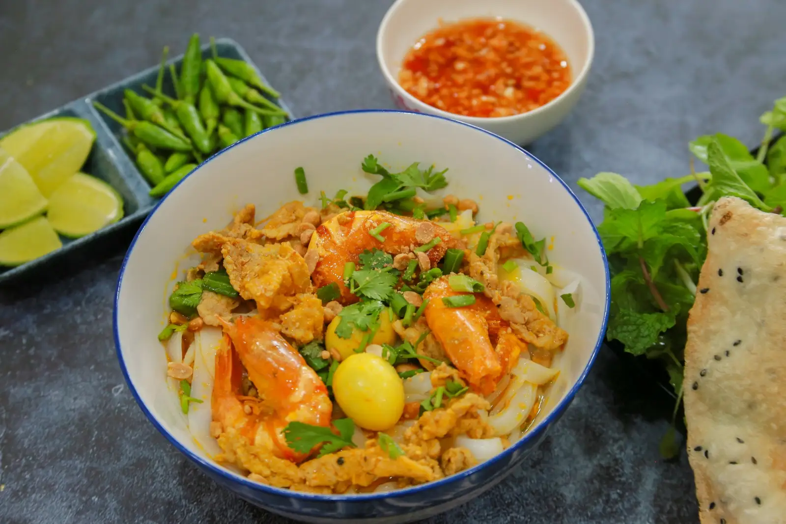 Mì Quảng Thập Cẩm - 70.000 ₫ tại Bún Bò Huế & Mì Quảng Cô Vân - Đường Số 41