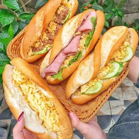 Hình ảnh Xôi, Bánh Mì & Trứng Nướng - Khương Trung