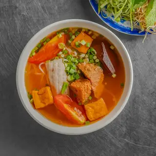Bún riêu cua chả - 39.000 ₫ tại Bún Riêu Nguyệt Cát - Lê Lợi