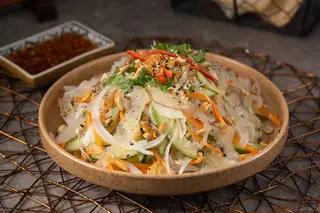 Gỏi sứa - 130.000 ₫ tại Bún Thịt Nướng, Cháo Hải Sản & Cháo Hàu - Tôn Thất Thuyết