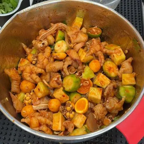 Bếp Nhà Yến - Chân Gà Sốt Thái - Quốc Lộ 1A - Ăn vặt gần bạn