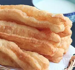Bánh quẩy 2 chiếc - 12.000 ₫ tại Bánh Canh Cua & Cafe - Võ Văn Tần
