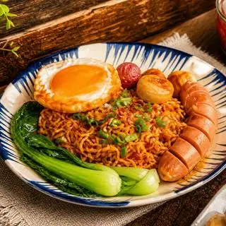 Hình ảnh Mì trộn xúc xích