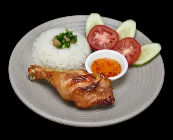 Cơm đùi gà quay - 55.000 ₫ tại Cơm Trưa Văn Phòng Hồng Yến - Vườn Chuối