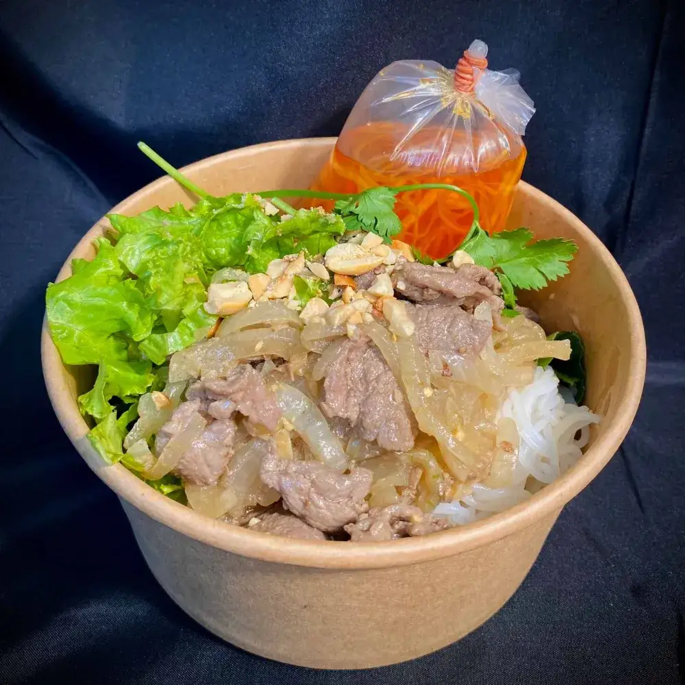 Bún bò xào củ hành - 55.000 ₫ tại Cô Mai - Bún Thịt Nướng & Cơm Gà - Tôn Đản