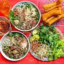 Hình ảnh Bún bò Huế siêu đặc biệt - nước ép dưa hấu - quẩy 1 người