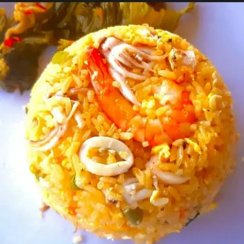 Cơm Phủ Trứng A Chảy - Lãnh Binh Thăng - Cơm/Cơm tấm gần bạn