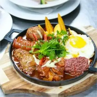 Chảo 4 - thập cẩm - 59.100 ₫ tại MÊ CHANG- Bánh Mì Chảo, Bún Nước Tương & Bún Mắm Nêm - Đặng Thùy Trâm